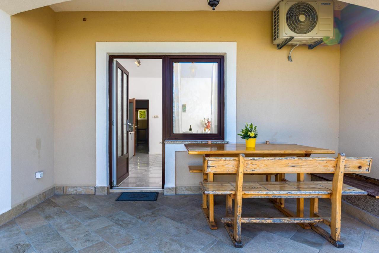Apartments Meri Sveti Ivan  Εξωτερικό φωτογραφία